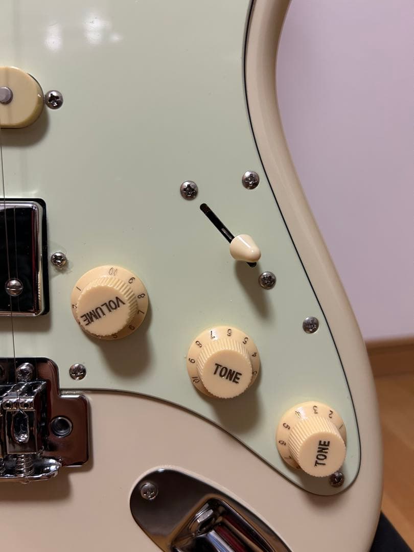 美品おまけ付　Bacchus BST-2-RSM/R OWH ストラト　ギター