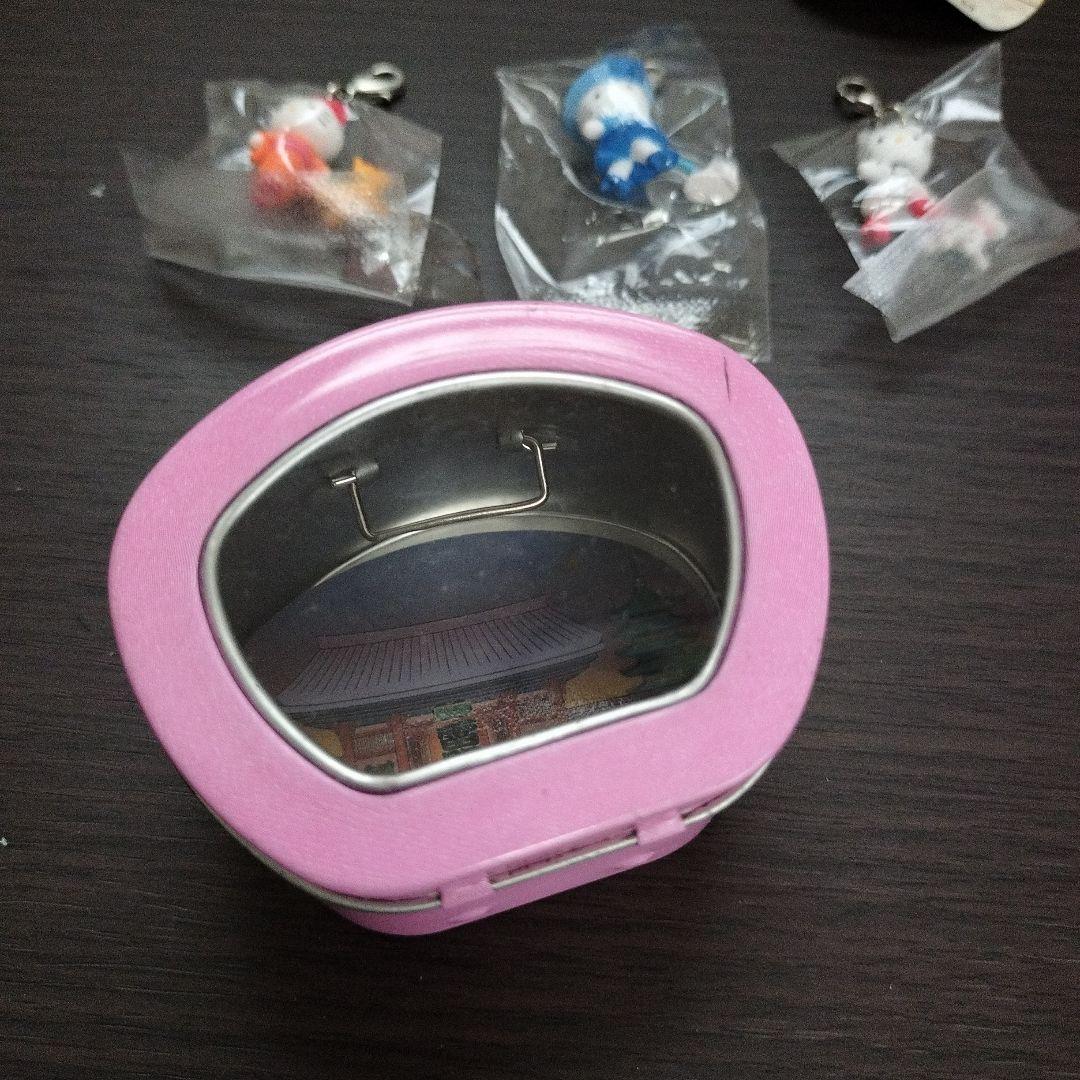 た*ぽ様 ハローキティ 世界　子犬のお散歩 トランク缶 マスコット　平成レトロ