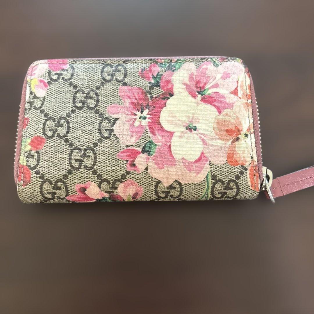 の*み様 GUCCI ブルームスカース　ラウンドファスナー　カード入れ