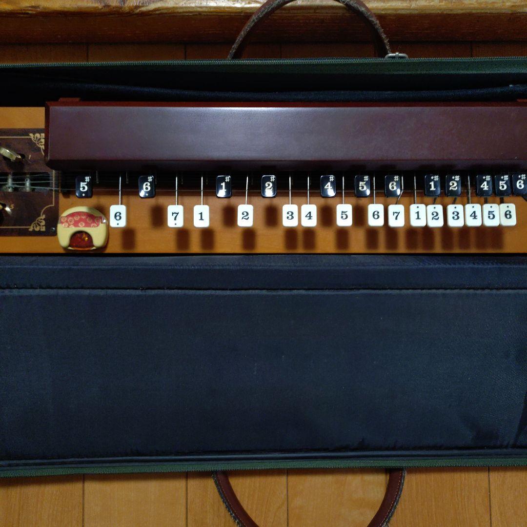 大正琴本体 ケース付き 茶色