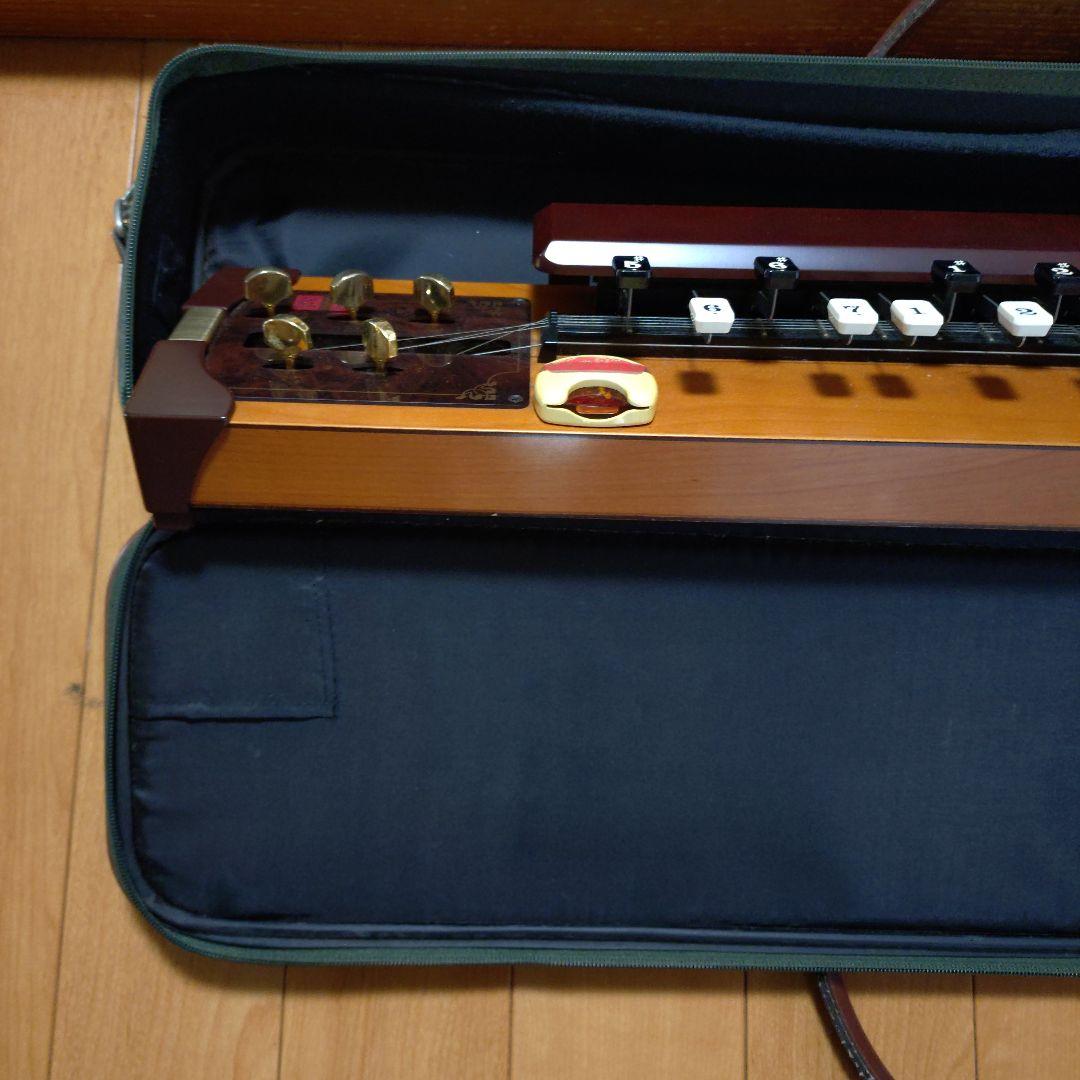 大正琴本体 ケース付き 茶色