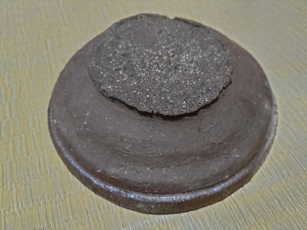 南蛮？琉球？時代の小鉢（13.8㎝）　板起こし・玉縁・砂高台・重ね焼・鉄釉