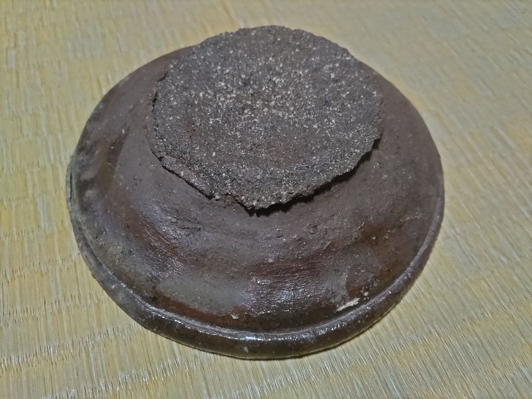 南蛮？琉球？時代の小鉢（13.8㎝）　板起こし・玉縁・砂高台・重ね焼・鉄釉