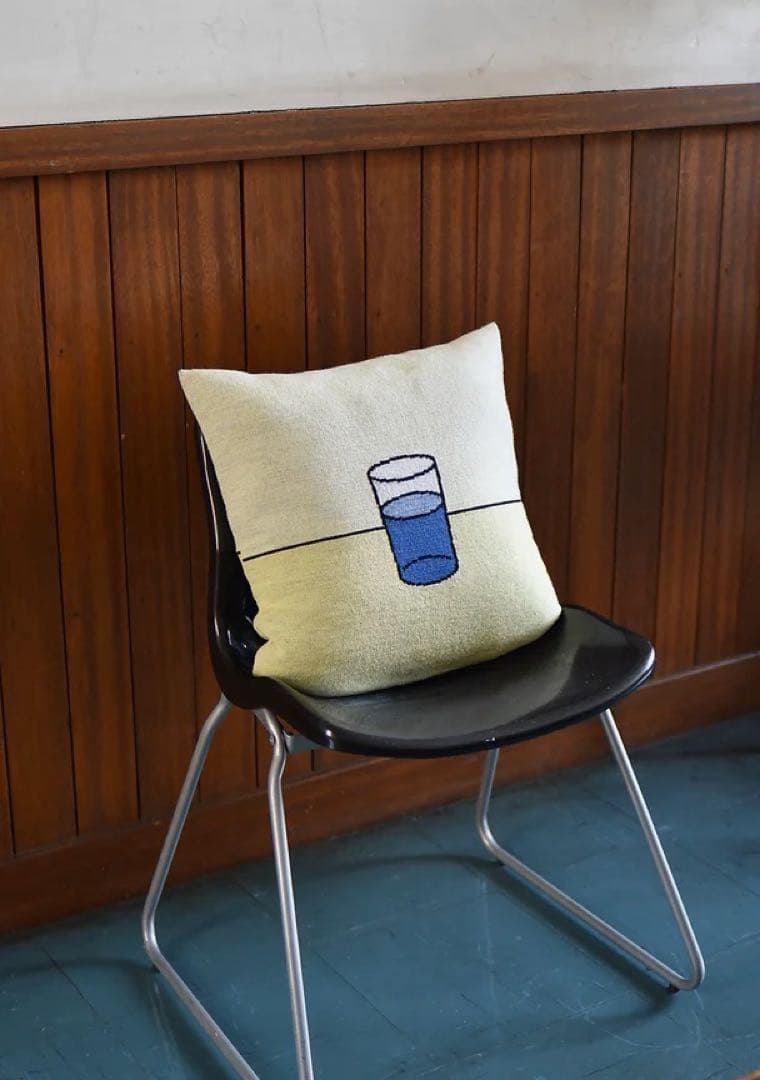 9/7迄大幅値下げ 新品未使用 unpis クッションカバー グラス