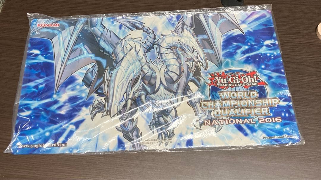 青眼の双爆裂龍 プレイマット 未開封