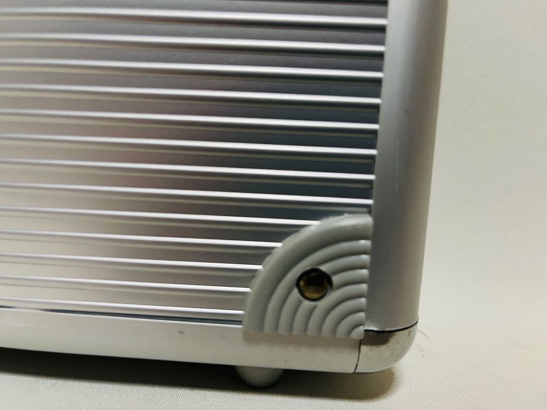 世界のヨコサワ　ポーカーセット　ハードケース付き