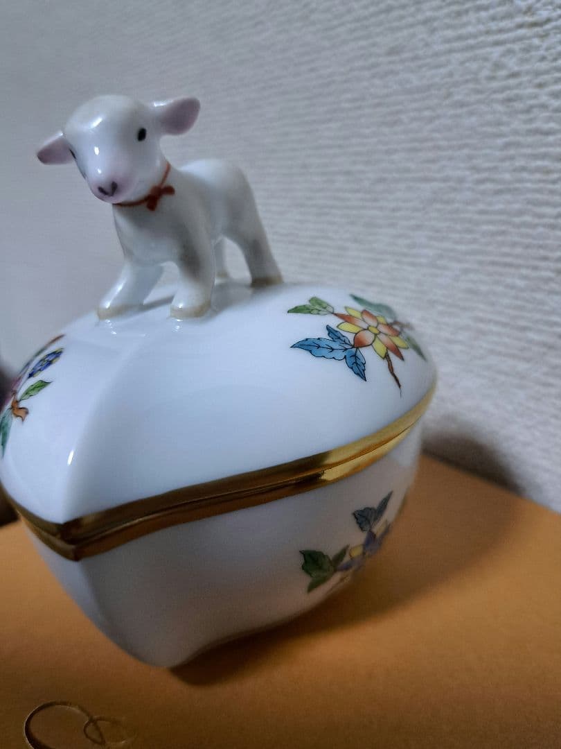 (お値下)　新品　Herend 陶磁器 　ひつじ 　ヴィクトリア　ボンボニエール