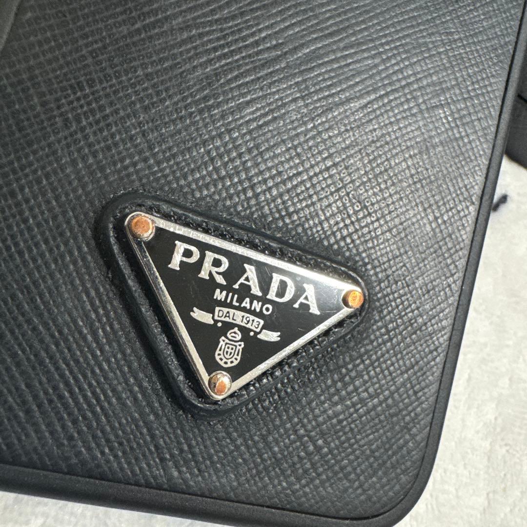 は*な様 PRADA ブラック iPhone15Proケース サフィアーノレザー