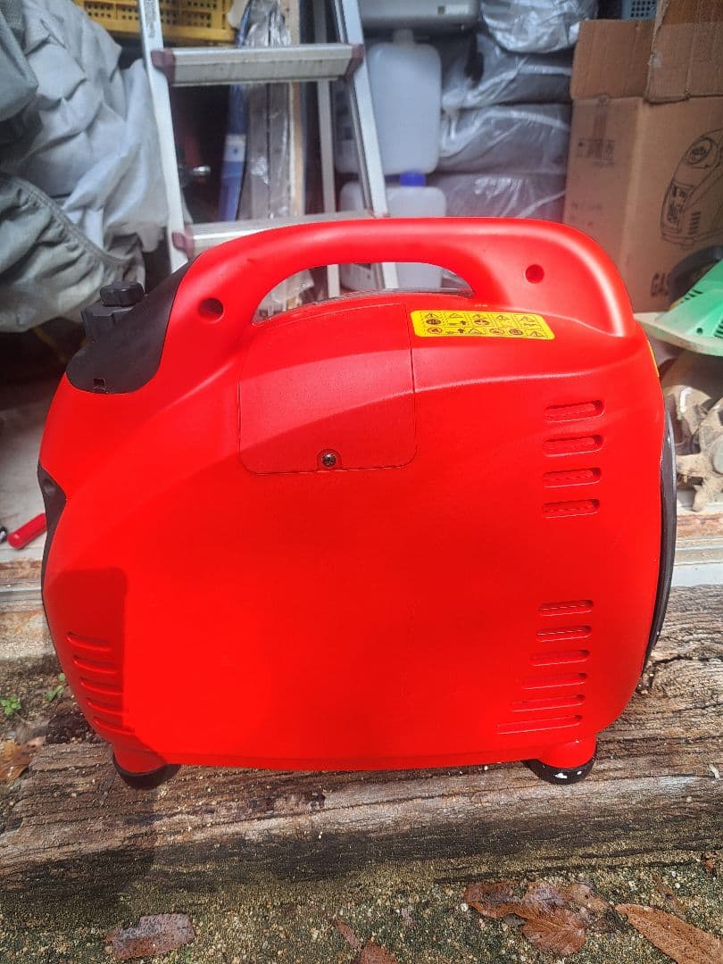 インバーター発電機 100V 12A　送料込み