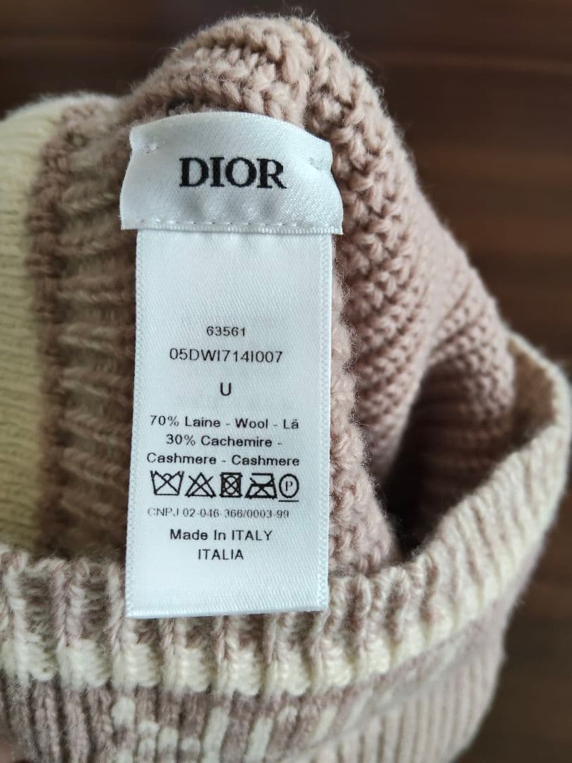 ディオールDior 薄ピンク ニット帽