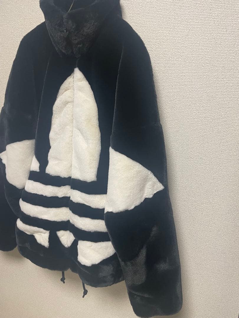 ★美品★ アディダスオリジナルス ファー ジャケット 黒 トレフォイル デカロゴ