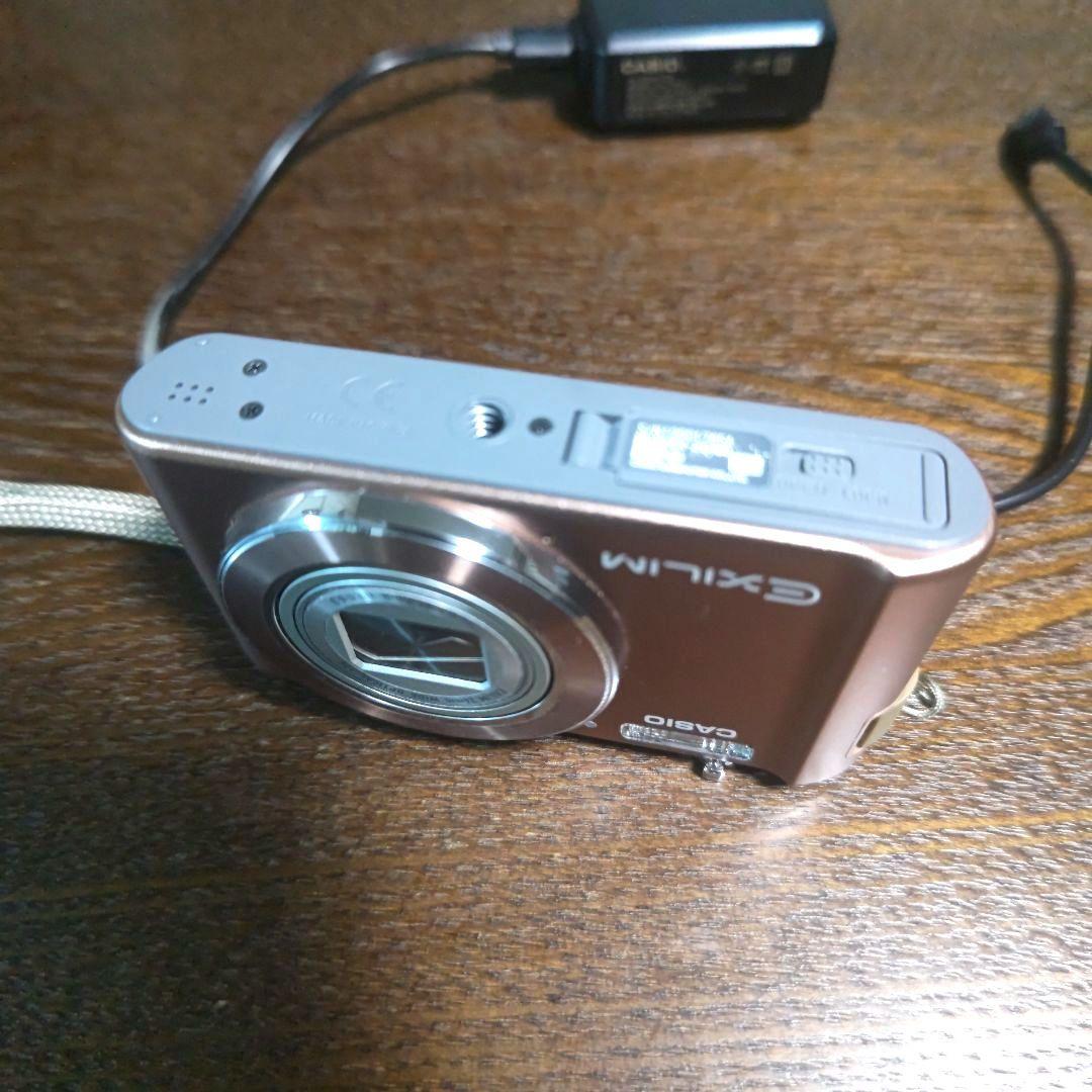 CASIO EXILIM デジタルカメラ ピンク 充電器付き(※中古品です。)