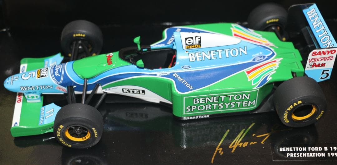 ビックスケール１／1８ ベネトンＢ１９３Ｂ ミハイル・シューマッハコレクション