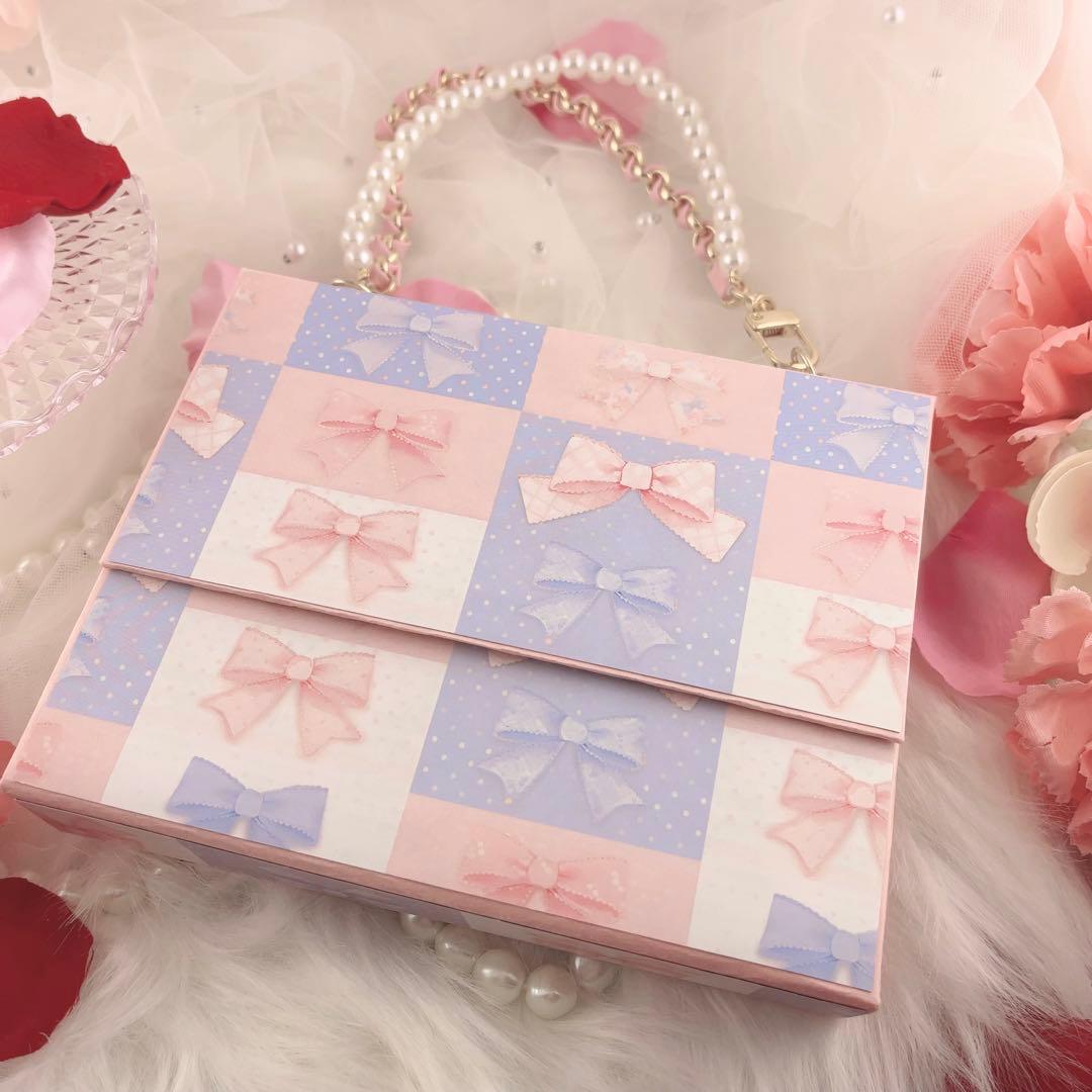 可愛いイラストのボックス型バッグ