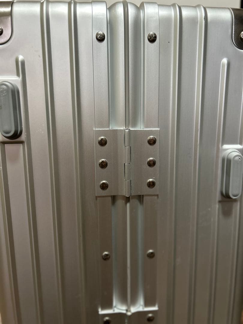 イノベーター innovator キャリーケース スーツケース　アルミ　70L