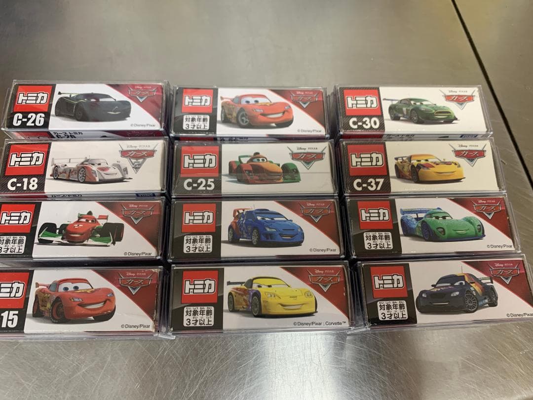 新品！カーズ トミカ 12台セット（ルイスハミルトン、ナイジェルギアスリー等）
