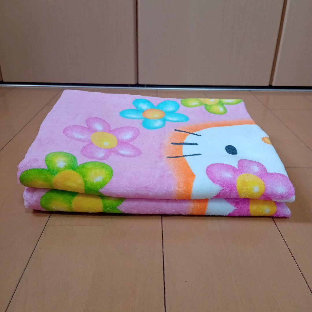 新品 バスタオル ハローキティ お花