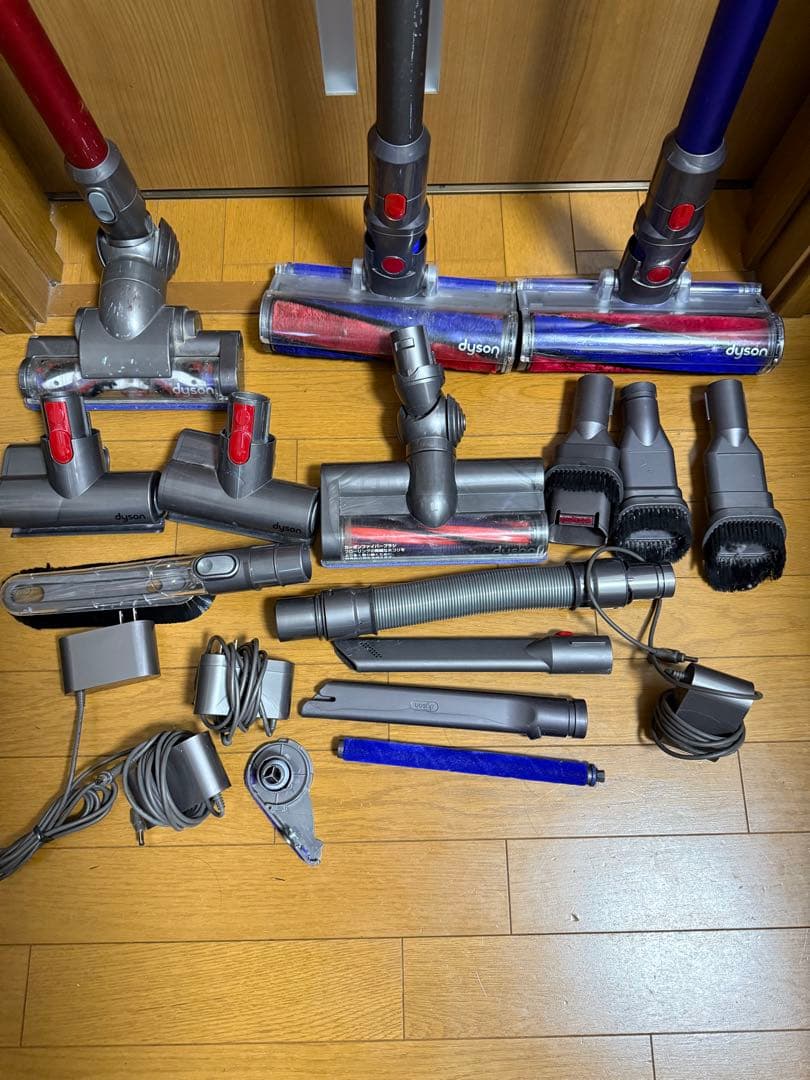 Dyson Vシリーズ スティッククリーナー 本体と付属品3セット(ジャンク品)