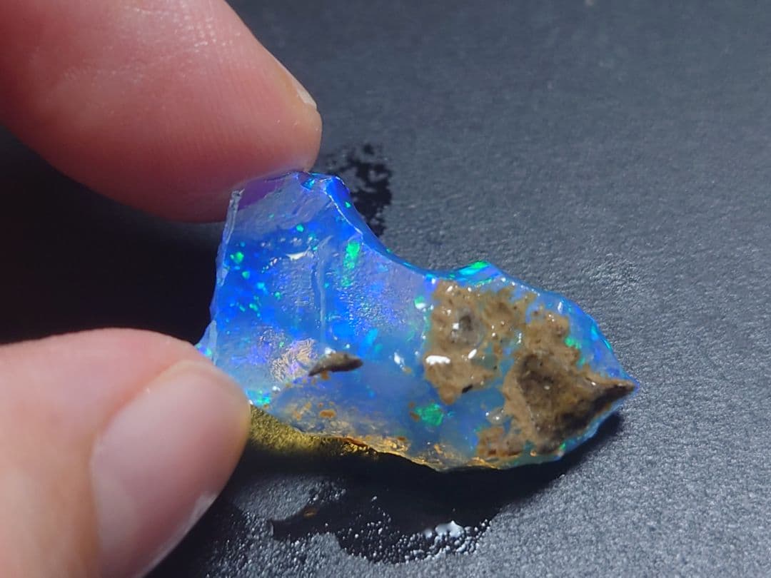 エチオピアウェロ産オパール　星空のような　鉱物標本　原石　チョーク