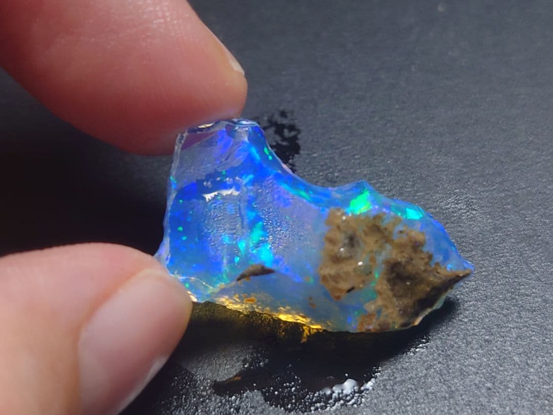 エチオピアウェロ産オパール　星空のような　鉱物標本　原石　チョーク