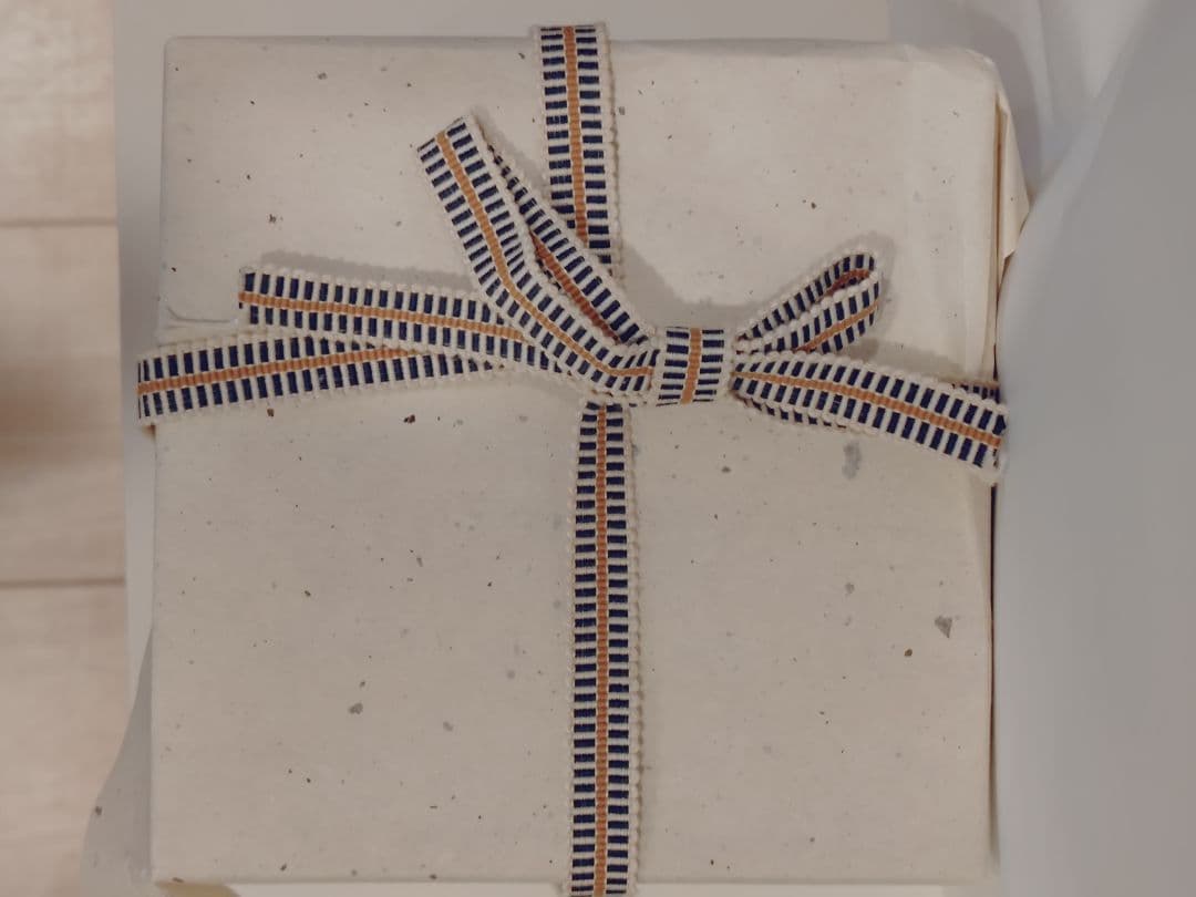 赤茶碗 月影 木製箱付き　楽焼