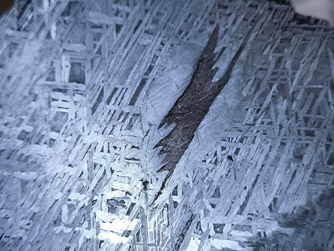 極上 大型 約2kg アルタイ隕石 鉄隕石　パワーストーン　宝石 天然石　隕石