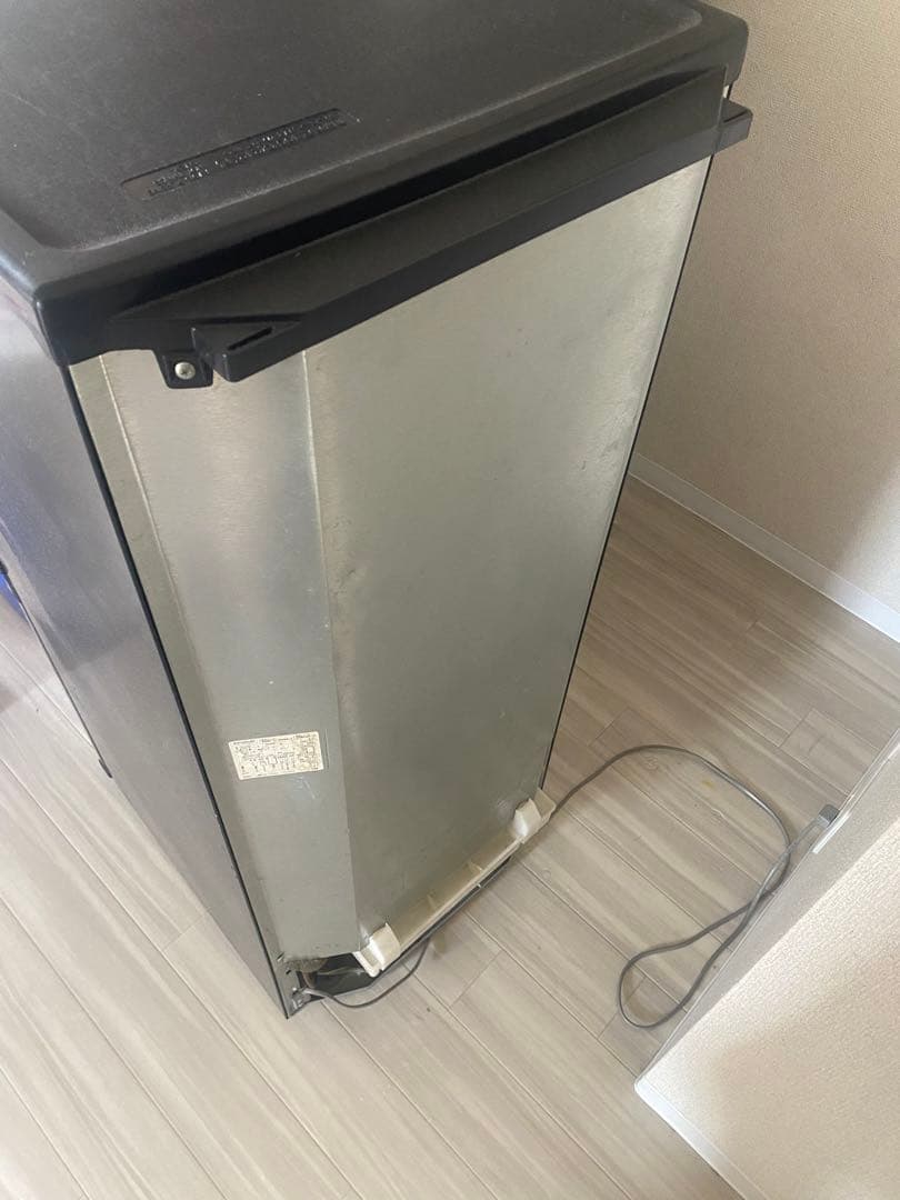 送料込み　SHARP 140L 冷蔵庫 SJ-14S ブラック