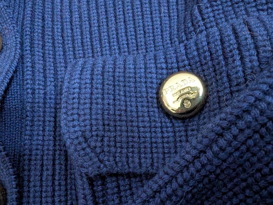 プラダカーディガン