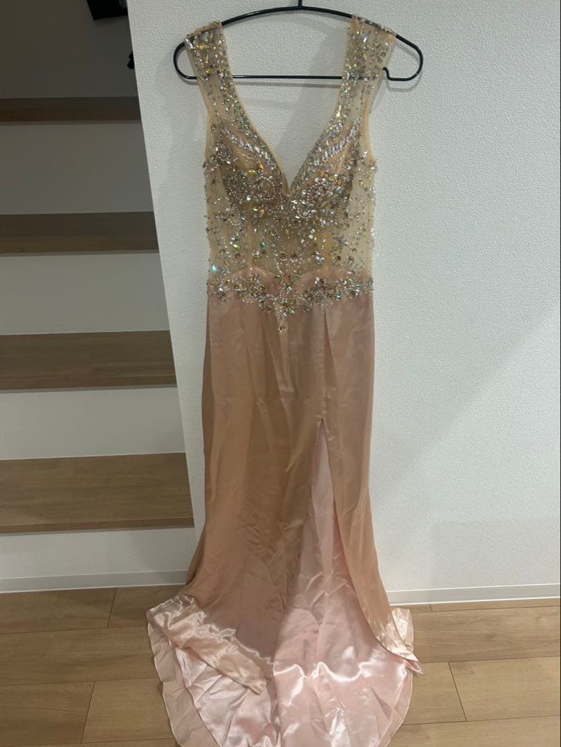 ビジュー装飾 Vネックタイトドレス ベージュ