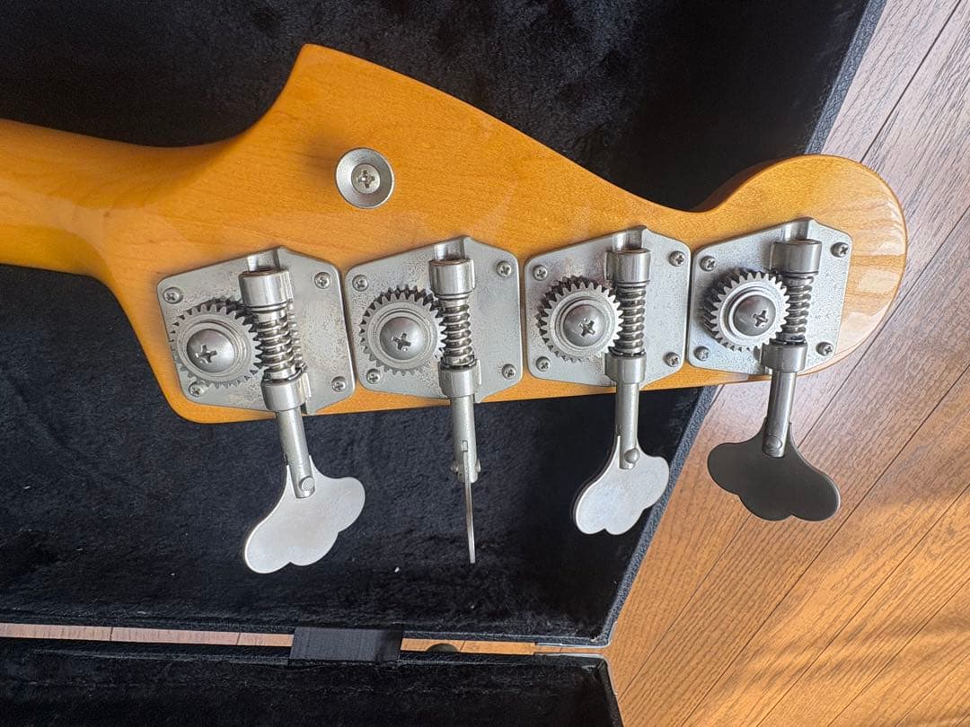 エレキベース サンバースト、べーす