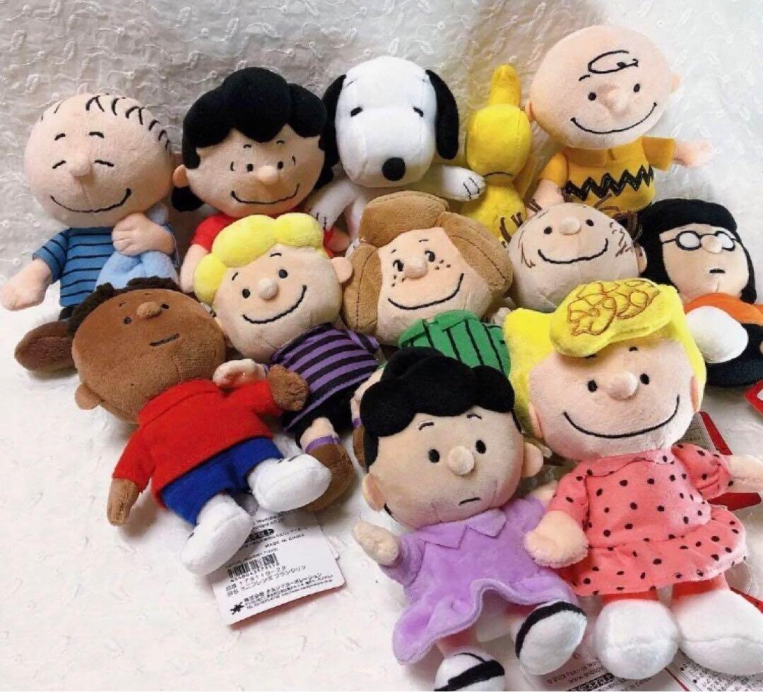 新品　ピーナッツ　スヌーピー　フレンズ　ぬいぐるみ　ソフトビーンドール