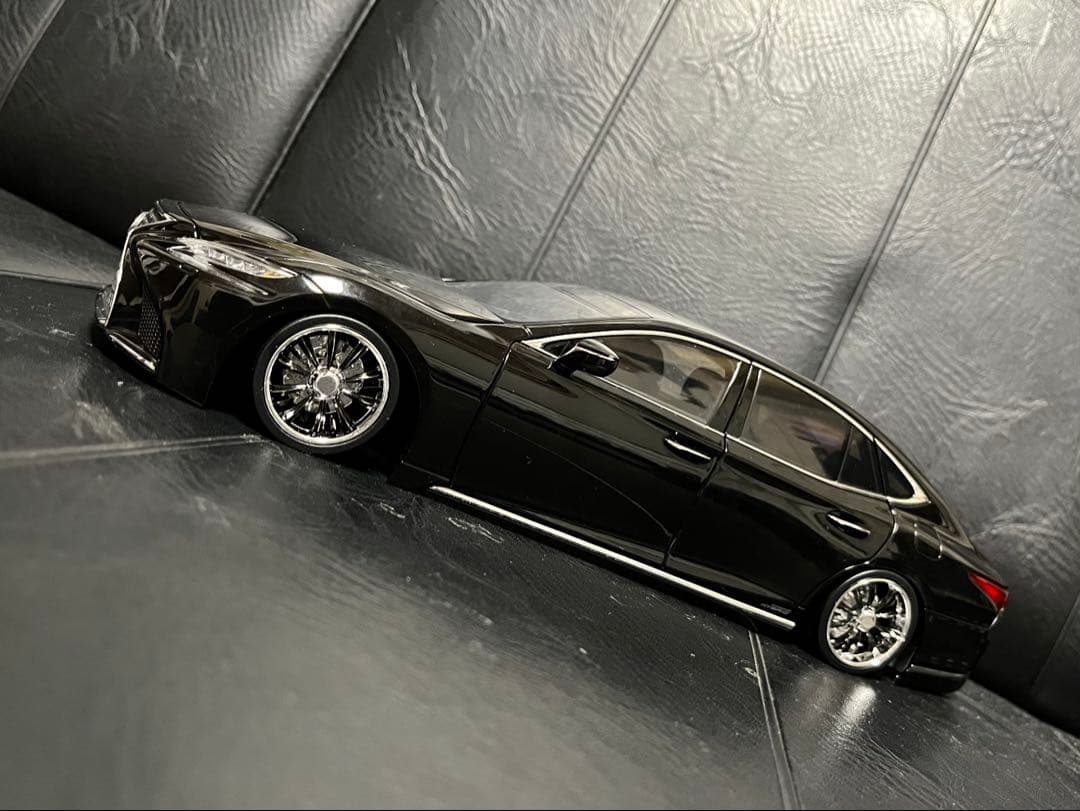 レクサス LS500h 1/18