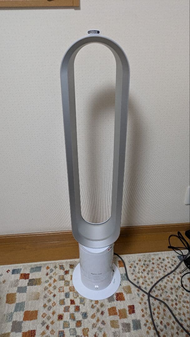 ダイソン タワーフアン 25年8月製品 ＡＭ０７