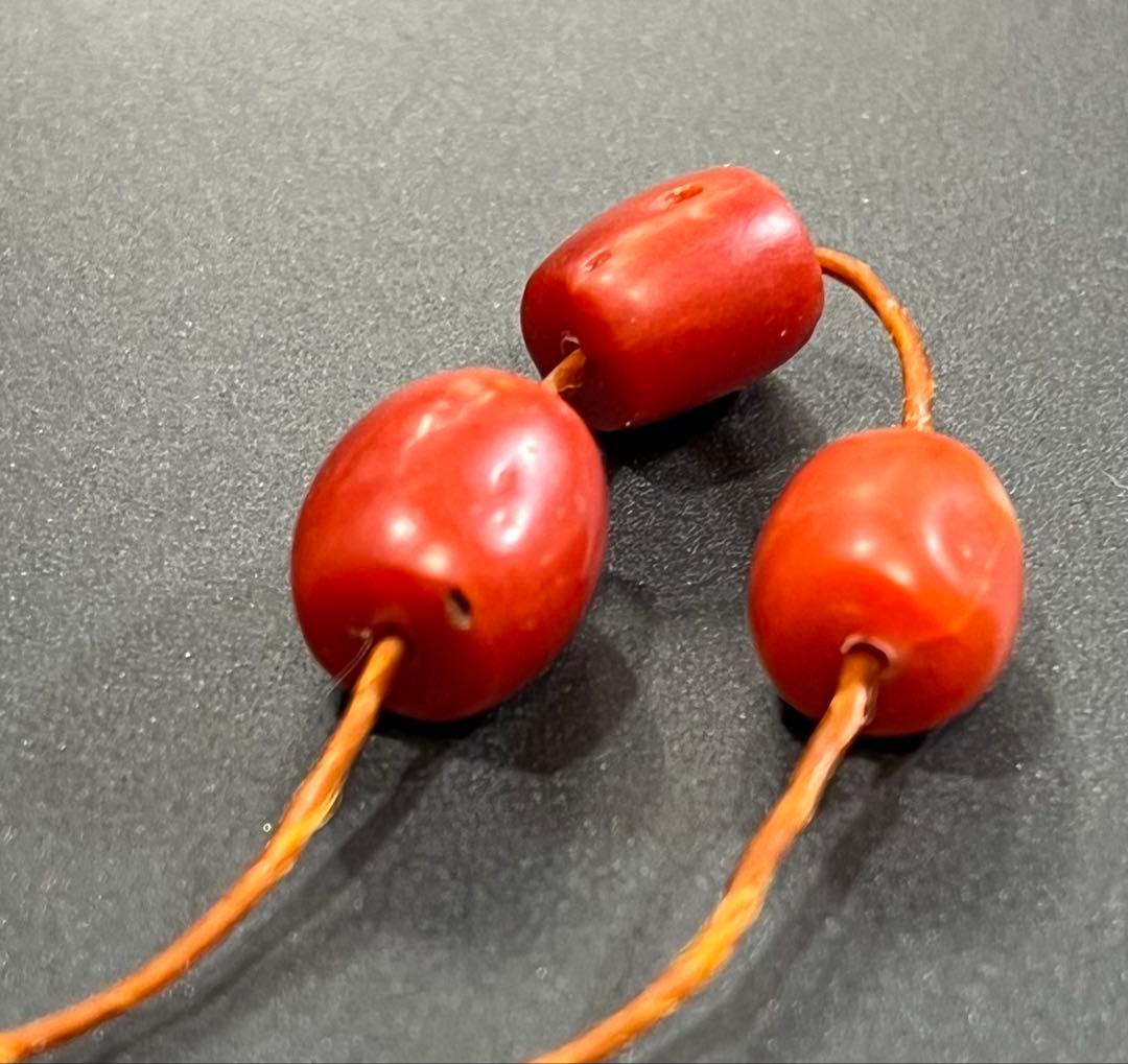 アンティーク　チベット　血赤珊瑚と赤珊瑚のビーズ３個セット