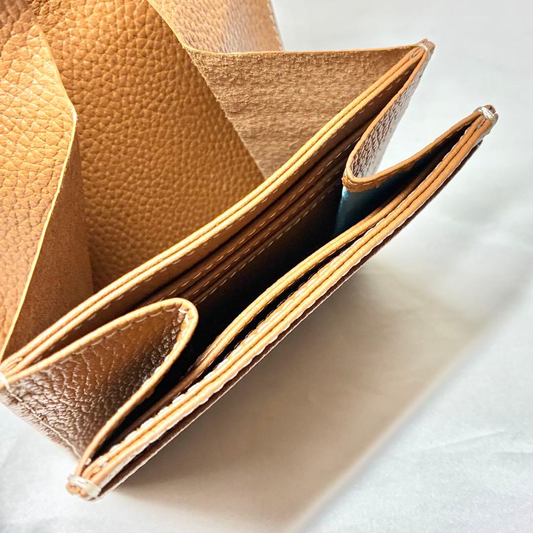 【極美品】 アタオ　rotolo ロトロ 二つ折り財布 シボ革 馬車 キャメル