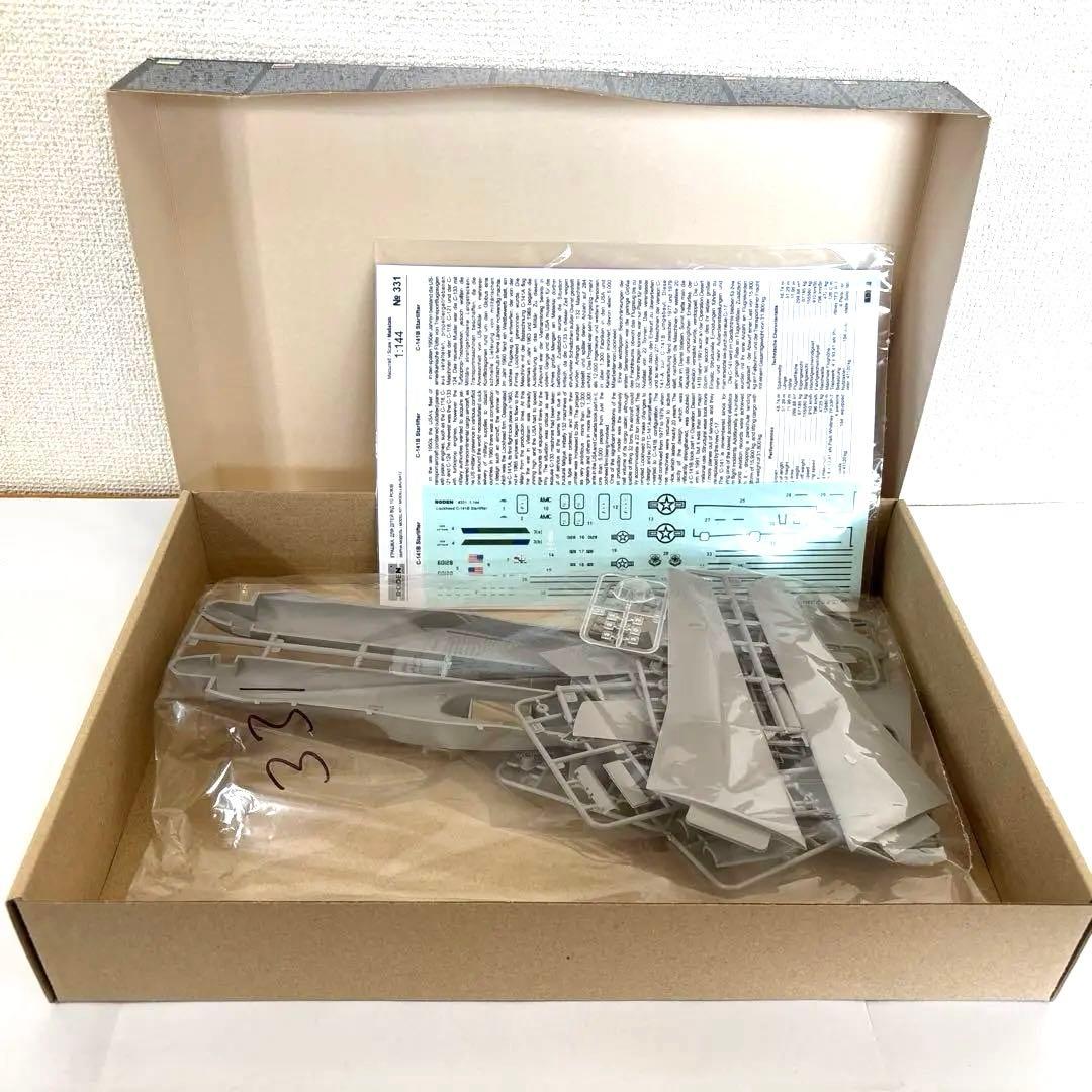 【新品同様品】RODEN C-141B Starlifter