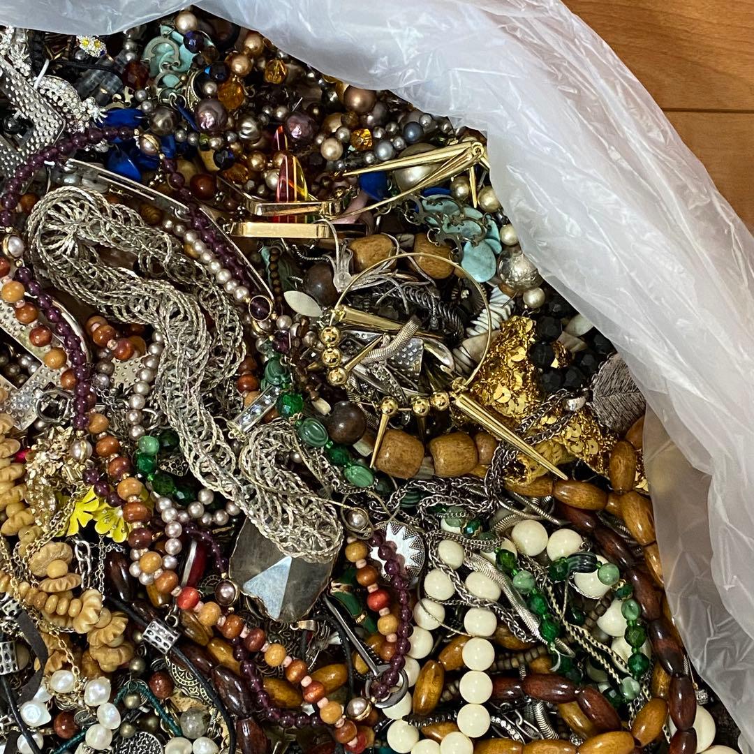 大量　まとめ売り　ジャンク　未選別　アクセサリー色々⑫　約8.7㎏　ネックレス他