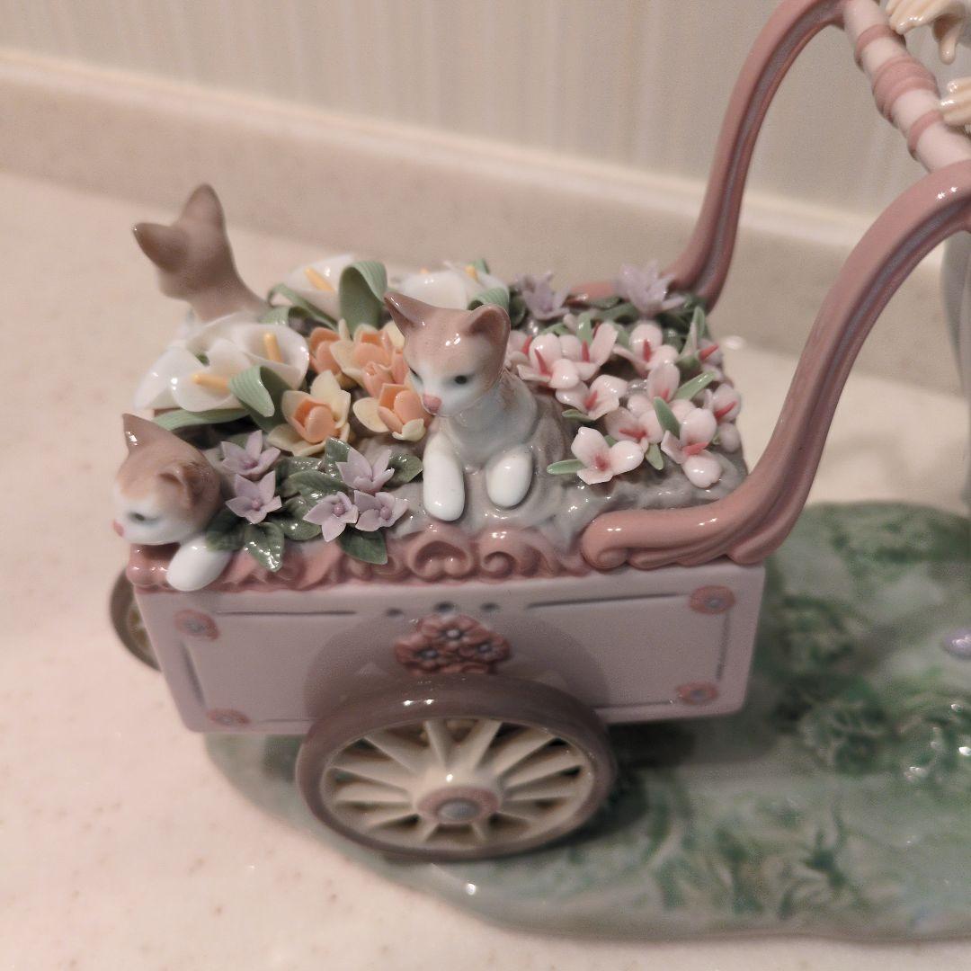 【希少】Lladro　リヤドロ　女性　猫　花　花籠　麦わら帽子