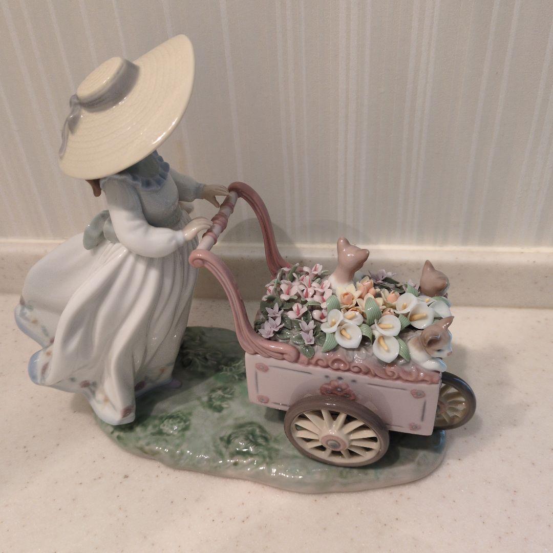 【希少】Lladro　リヤドロ　女性　猫　花　花籠　麦わら帽子