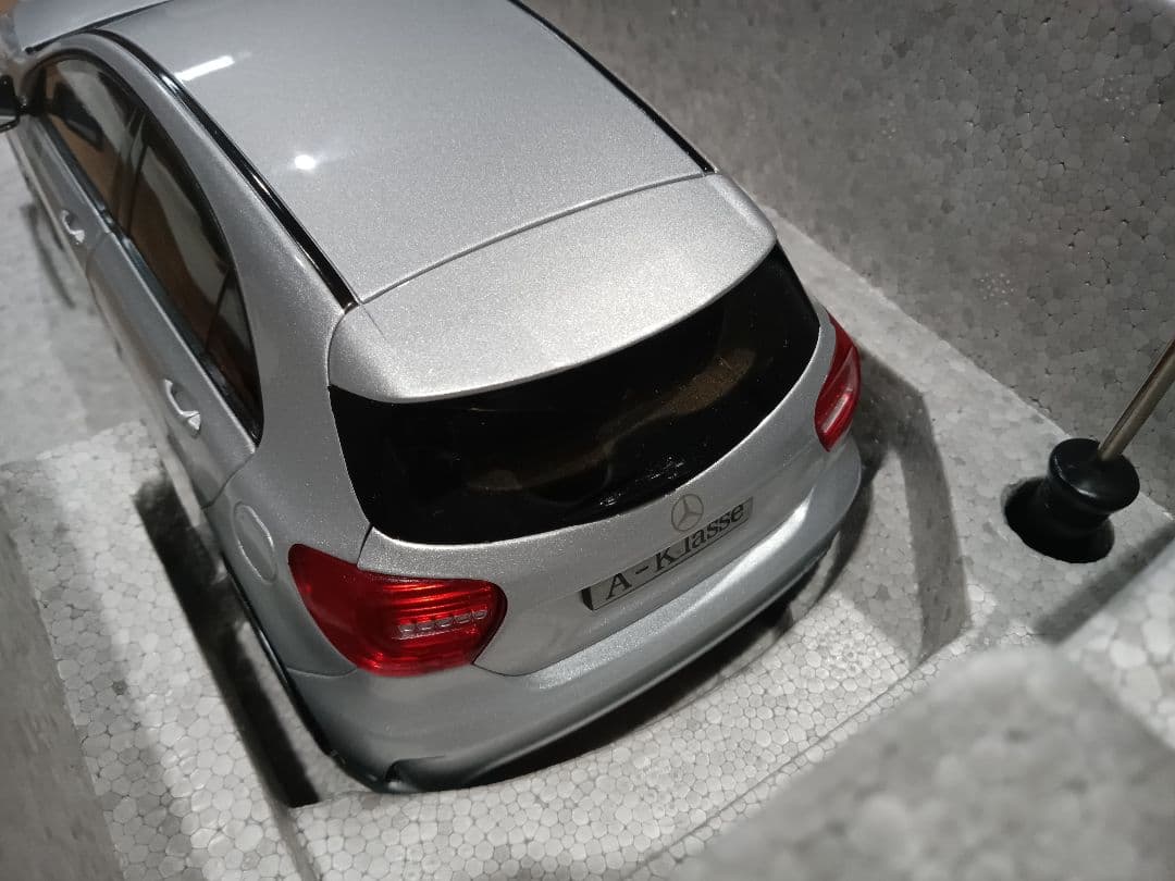 1/18 メルセデスベンツ　Aクラス　W176 スポーツ　シルバー　ミニカー