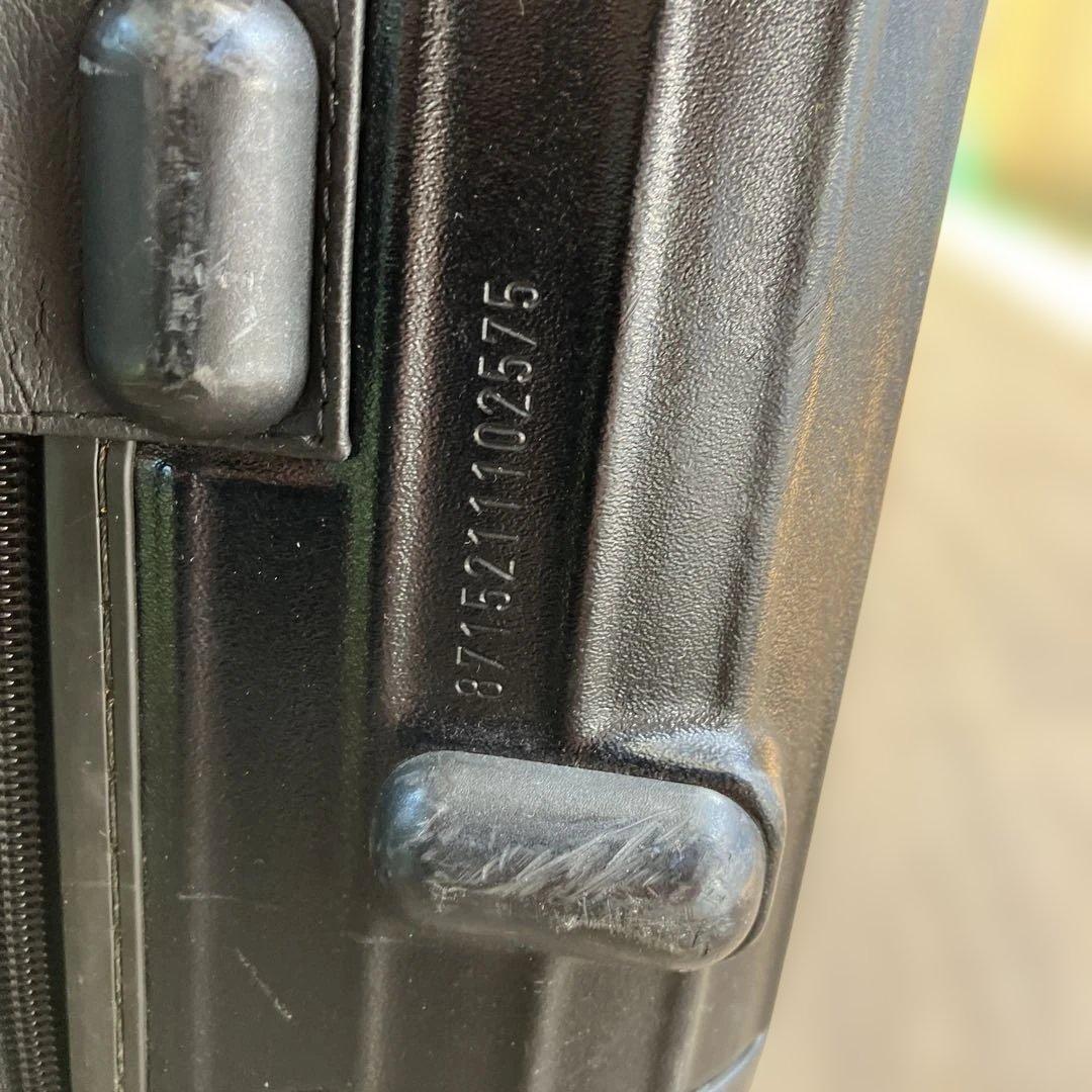 RIMOWA ブラック キャリーケース　Sサイズ　機内持ち込み　黒　4輪