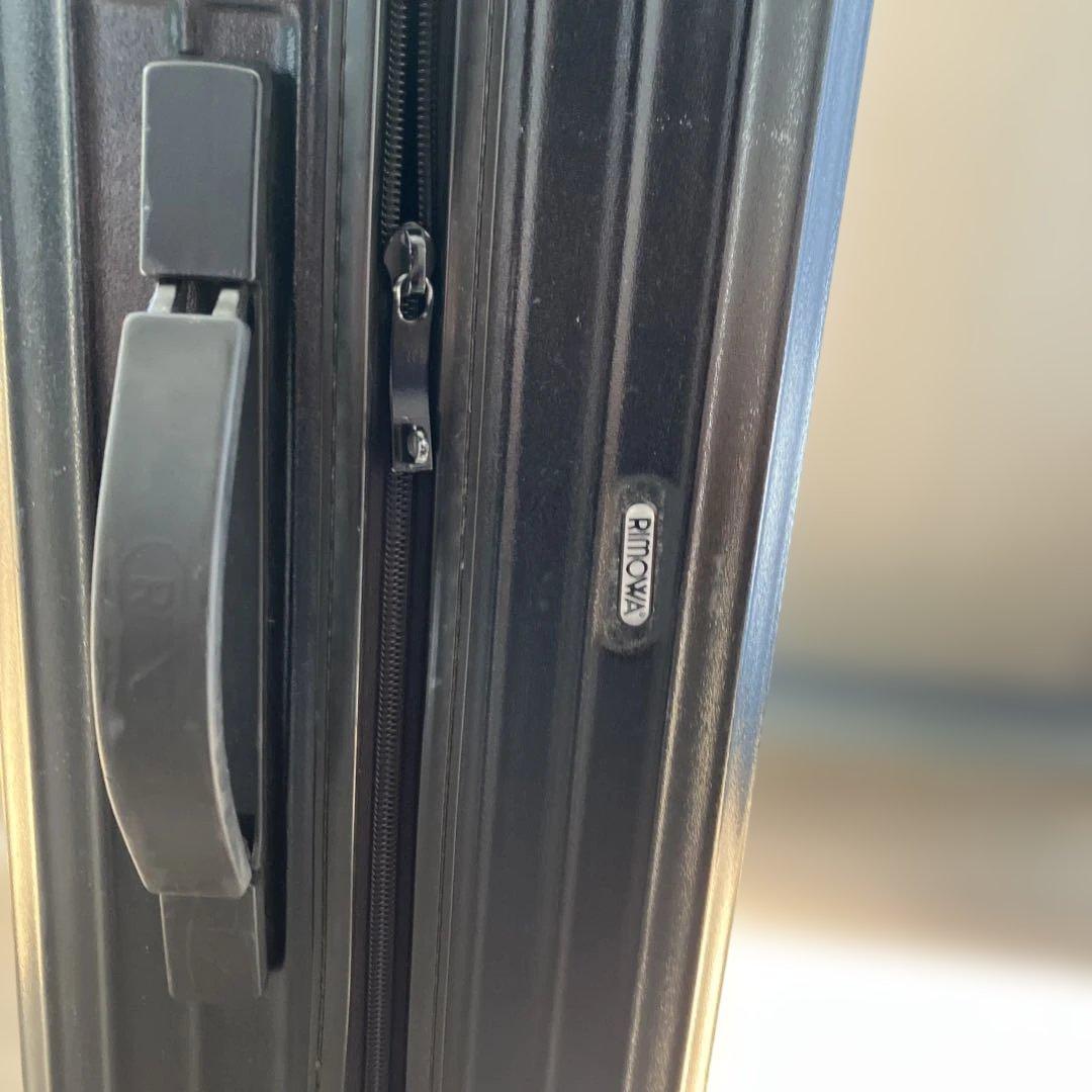 RIMOWA ブラック キャリーケース　Sサイズ　機内持ち込み　黒　4輪