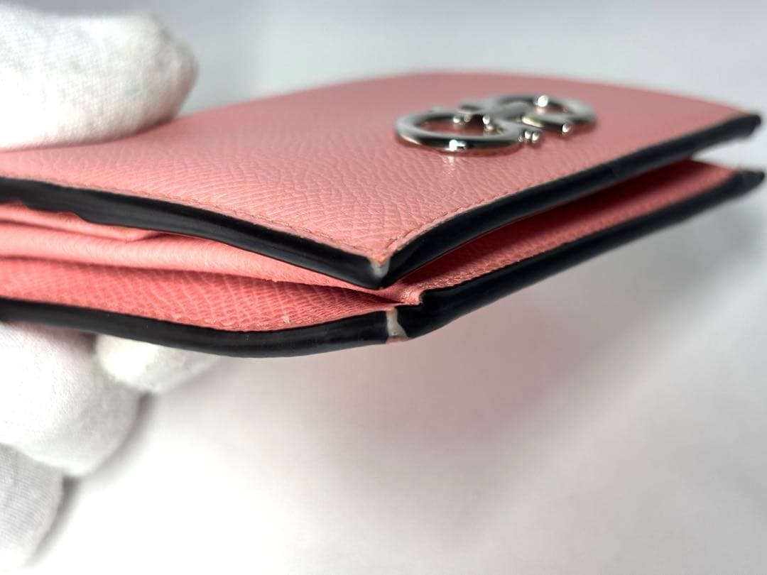 【良品】サルヴトーレフェラガモ　二つ折り財布