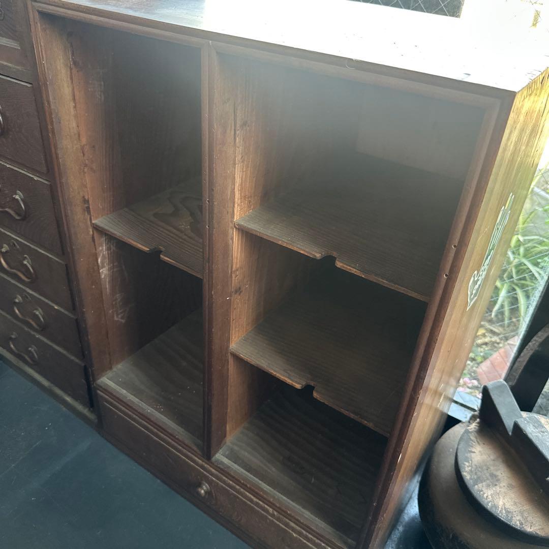 木製棚タンス、本棚　STOP SMOGステッカー