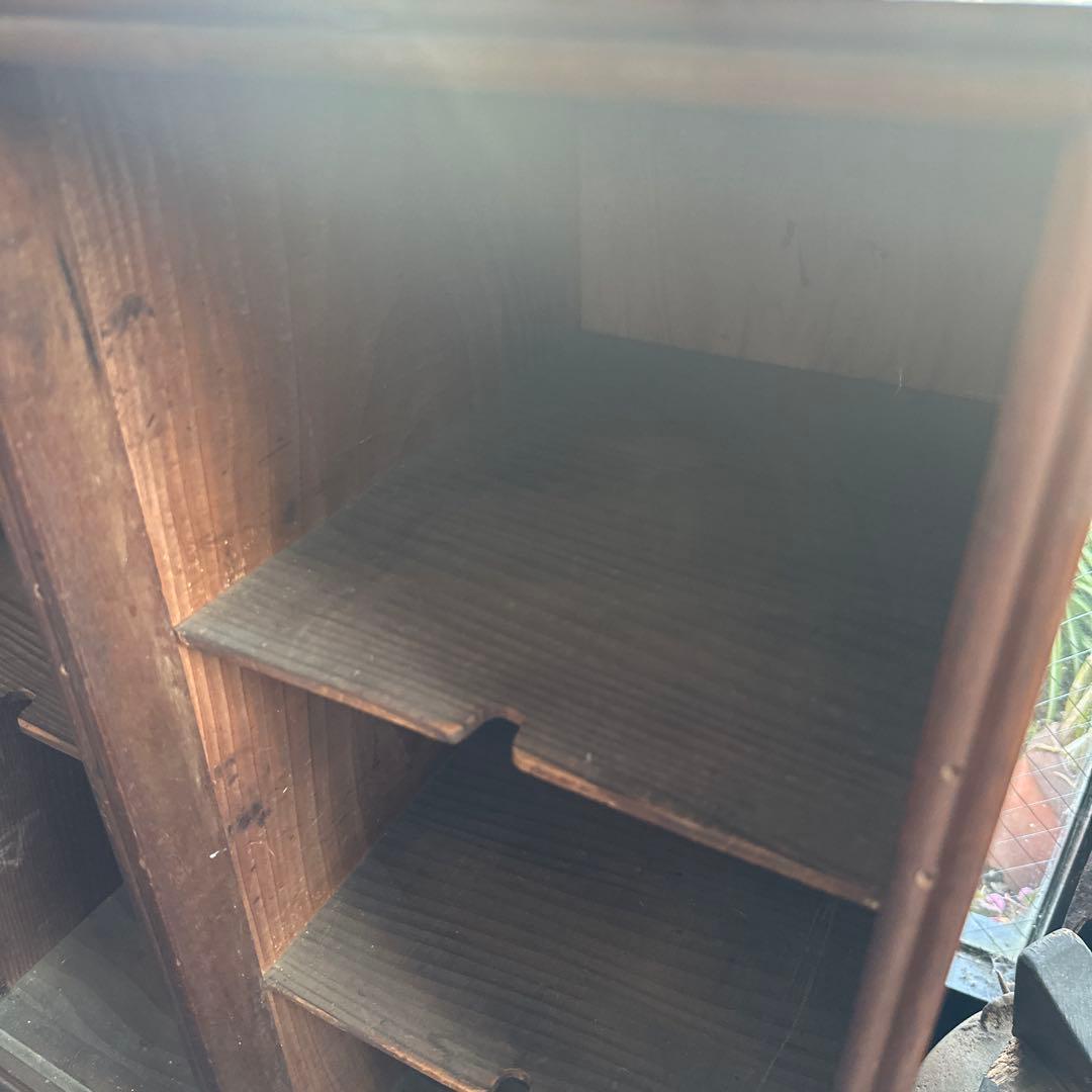 木製棚タンス、本棚　STOP SMOGステッカー