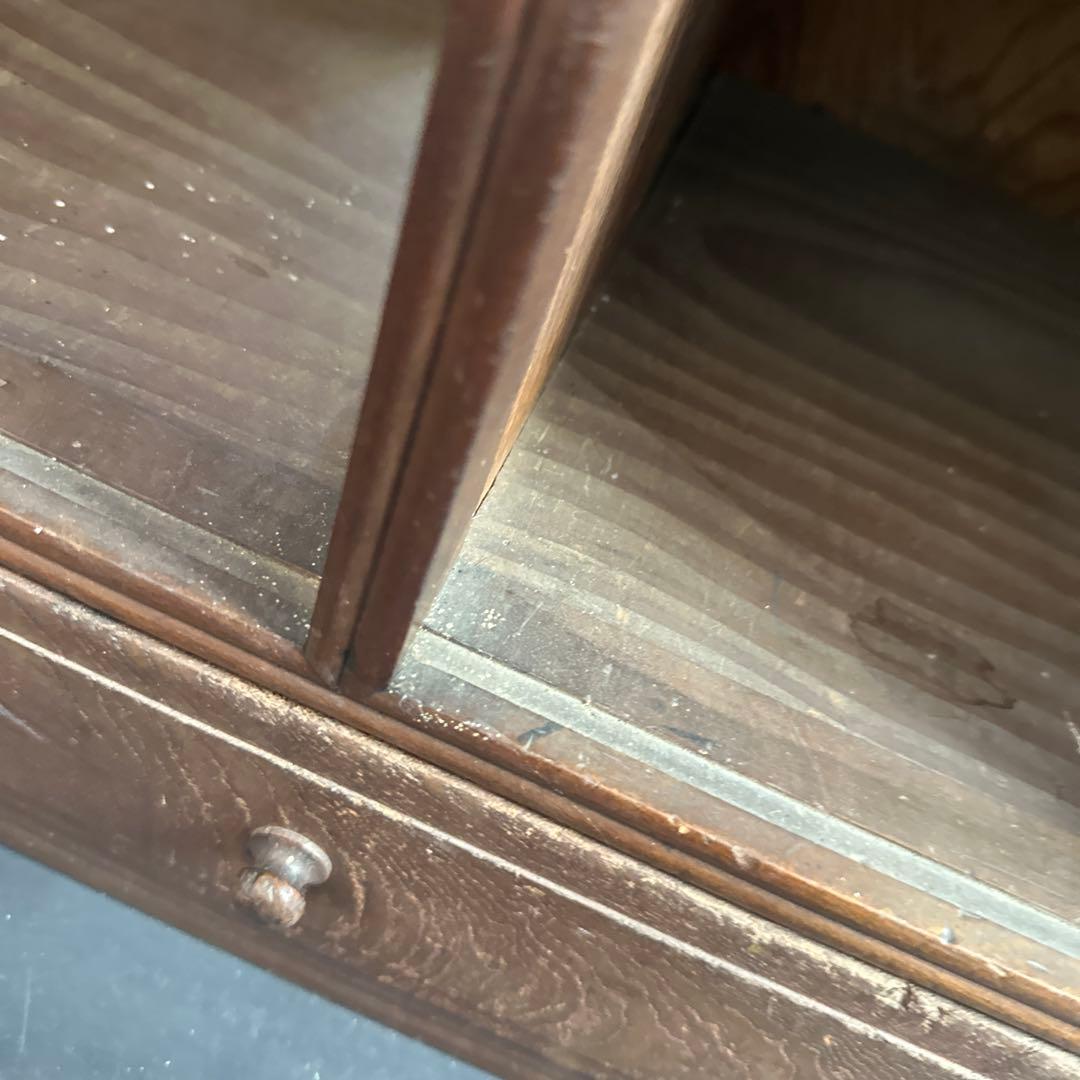 木製棚タンス、本棚　STOP SMOGステッカー