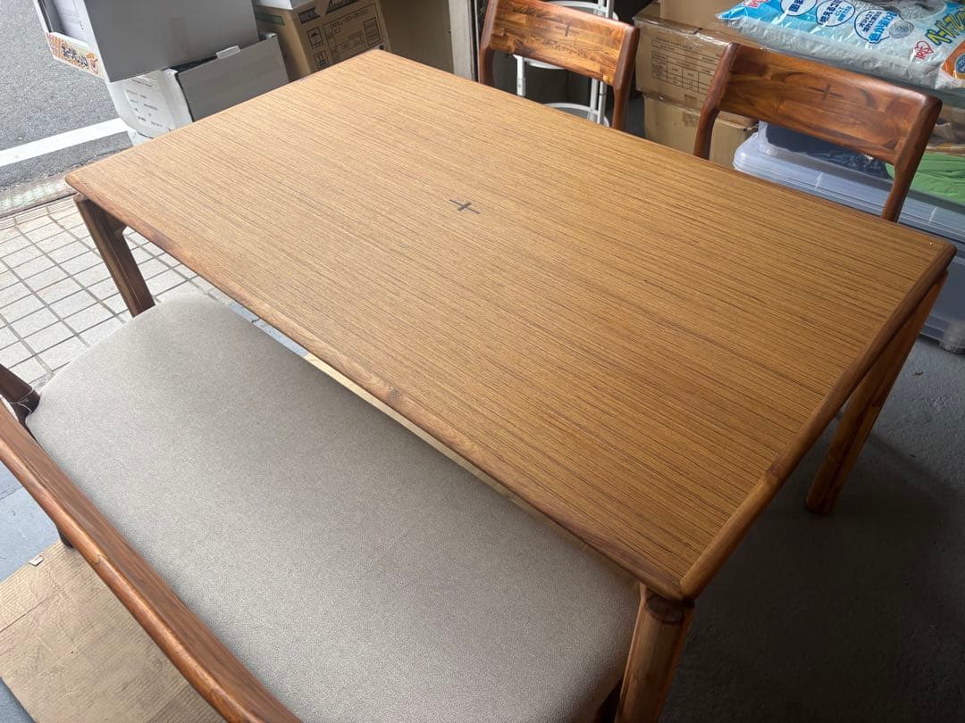 EDDA ダイニングテーブルとアームチェア2脚セット