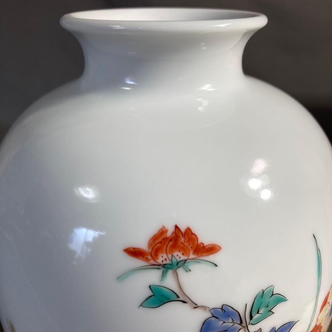 【柿右衛門】赤絵の伝統　名窯　人間国宝　十四代酒井田柿右衛門作　錦牡丹文　花瓶