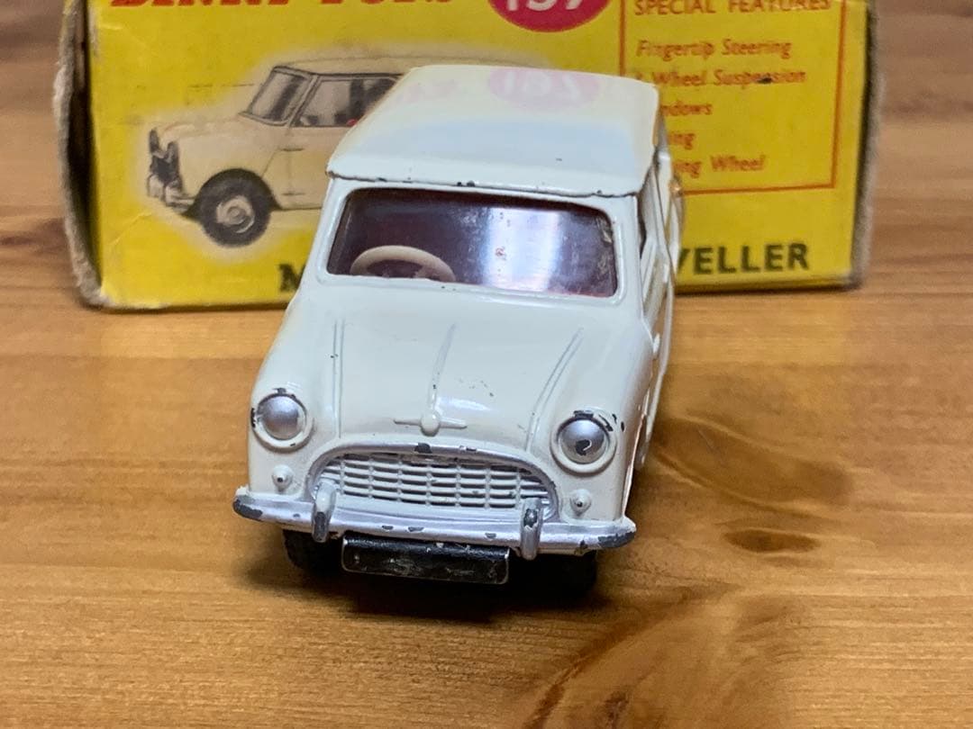 DINKY TOYS 197 MORRIS MINI-TRAVELLER 箱付き