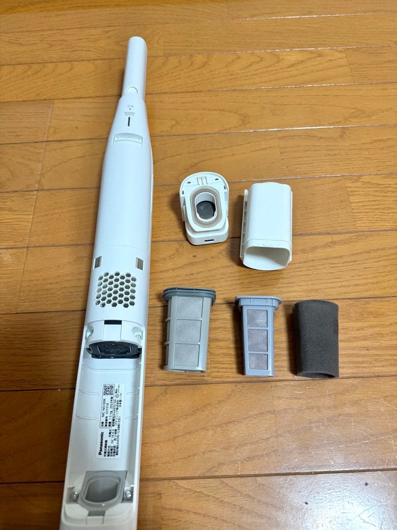 美品 Panasonic スティッククリーナー MC-NS100K 2023年製